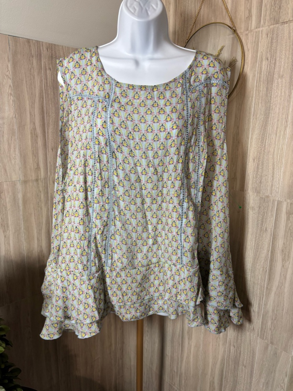 CJ Banks Green Gray Floral Ruffle-Hem Blouse Sleeveless